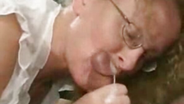 Strastvena međurasna pornografija s velikim crnim domaci porno sex tipom i bijelom djevojkom